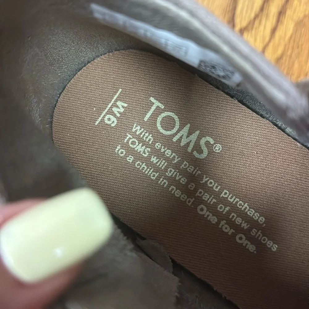Toms Deia ankle bootie soft suede wool taupe beige block low heel zipper 6